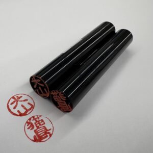 硬質プラスチック(はんこ)の研磨写真2