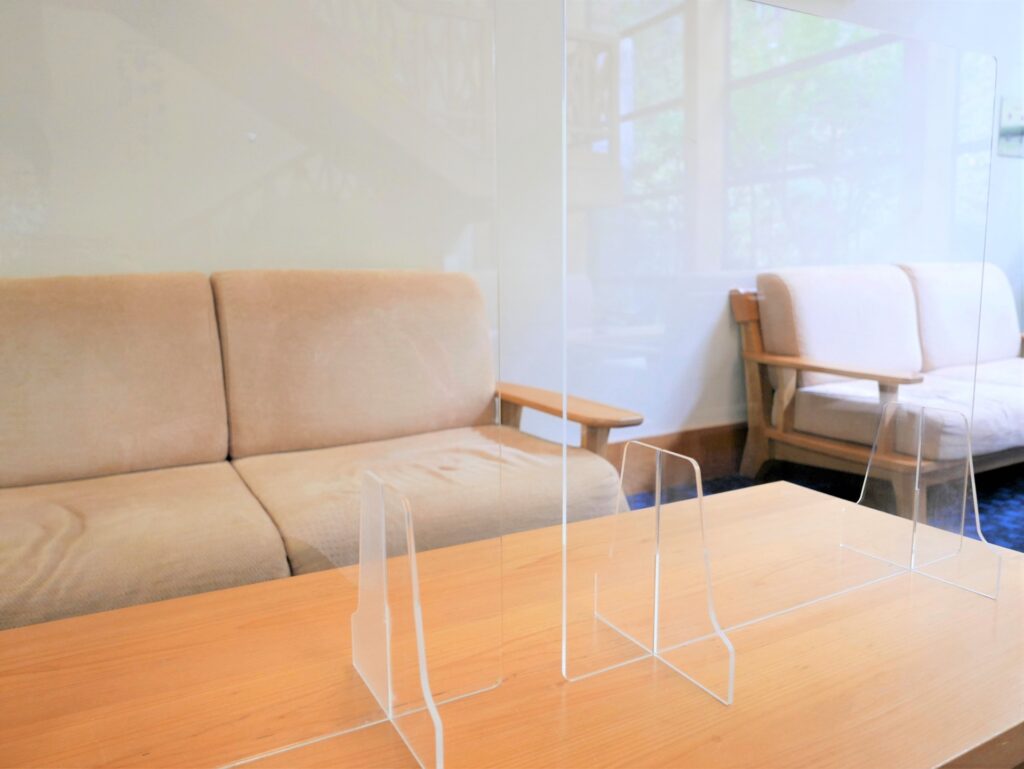 アクリル仕切り板